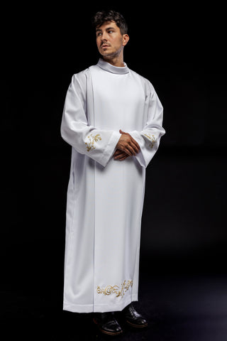 Embroidered priestly alb with a turtleneck and floral pattern in white or ecru