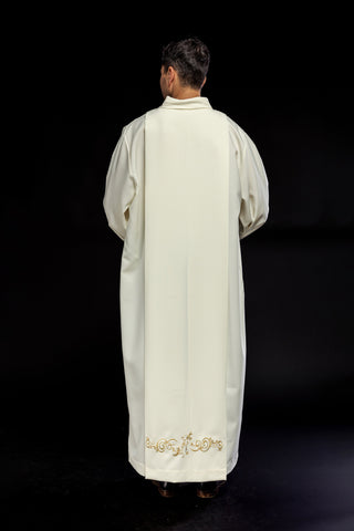 Embroidered priestly alb with a turtleneck and floral pattern in ecru color