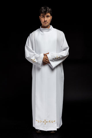 Embroidered priestly alb with a collar and crosses in white or ecru