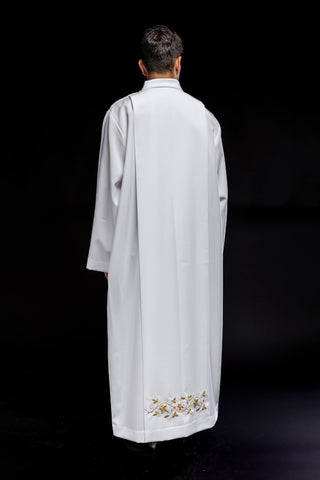 Embroidered priestly alb with a collar and floral pattern in white or ecru