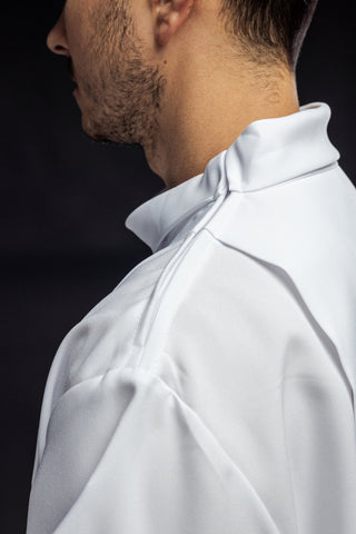 Embroidered priestly alb with a collar and floral pattern in white or ecru