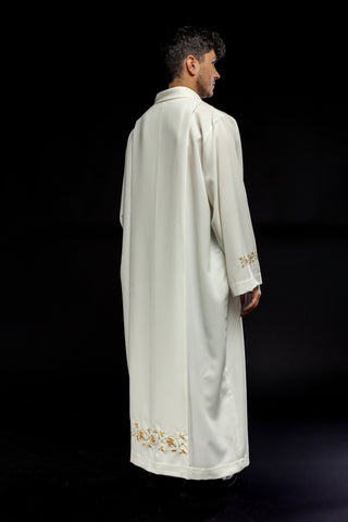 Embroidered priestly alb with a turtleneck and floral pattern in ecru color