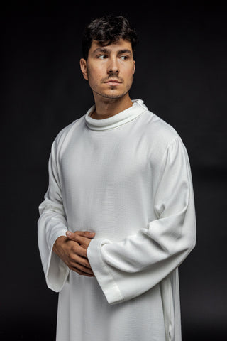 Linen priest's alb, plain with a classic collar in white or ecru