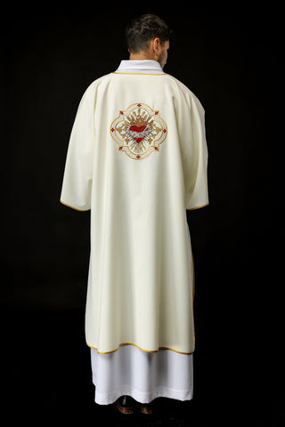 Dalmatic with the motif of the Heart of Mary in ecru color with rich embroidery and stylish finishing