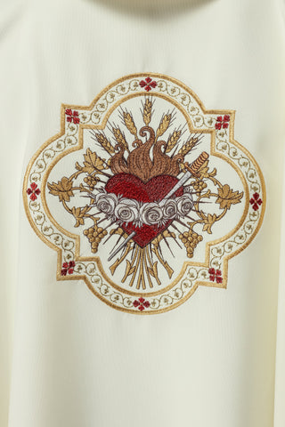 Ecru liturgical chasuble with embroidery of the Heart of Mary