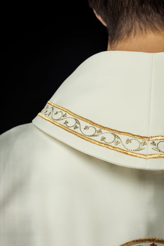 Ecru liturgical chasuble with embroidery of the Heart of Mary