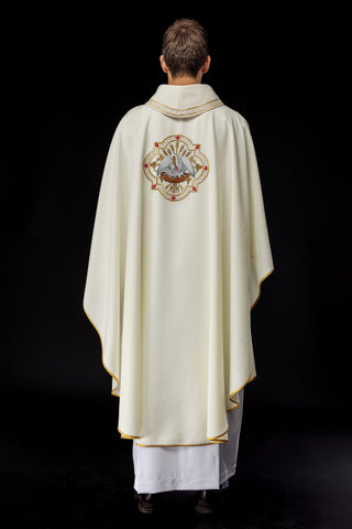 Embroidered Chasuble with Ecru Pelican Motif - Elegance and Symbolism in Polish Production