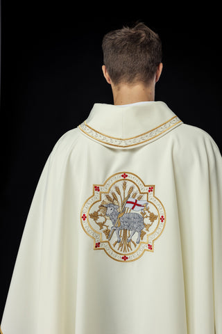 Ecru liturgical chasuble with Lamb of God embroidery and gold trim