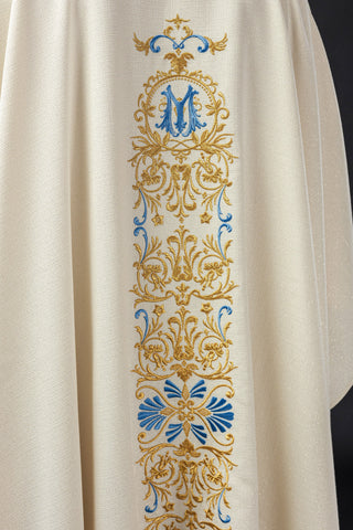 Chasuble made of shiny fabric with gold thread - limited edition