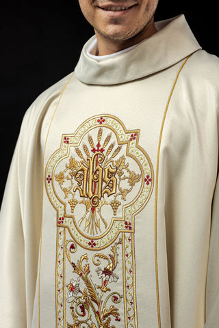 Ecru chasuble with IHS embroidery and gold-satin trimming