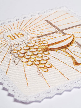 Linen chalice linen with embroidered chalice and cross - LITURGICAL SHOP