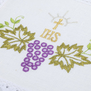 Linen cup linen with delicate embroidery of chalice and grapes - LITURGICAL SHOP