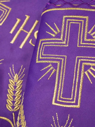 Metraż z monogramem IHS w kolorze czerwonym motywem krzyża - SZATYLITURGICZNE.PL