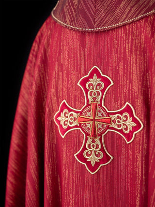 Red chasuble with richly embroidered cross and decorated collar - LITURGICAL SHOP