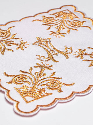 Richly decorated chalice linen with gold Marian embroidery - LITURGICAL SHOP