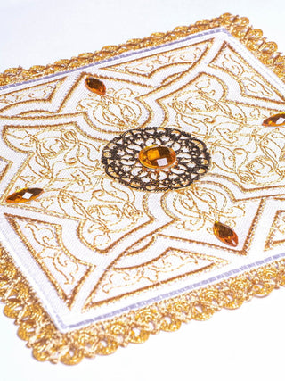 Richly decorated embroidered chalice linen - LITURGICAL SHOP