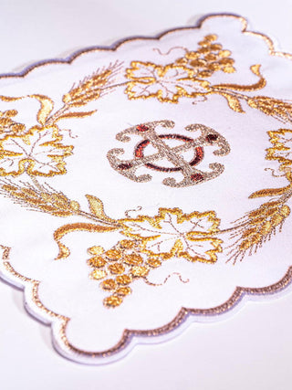 Richly embroidered chalice linen - LITURGICAL SHOP