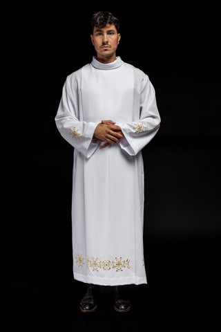 Embroidered priestly alb with a turtleneck and floral pattern in white or ecru