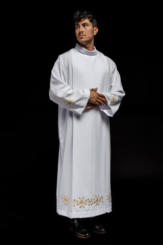 Embroidered priestly alb with a turtleneck and floral pattern in white or ecru