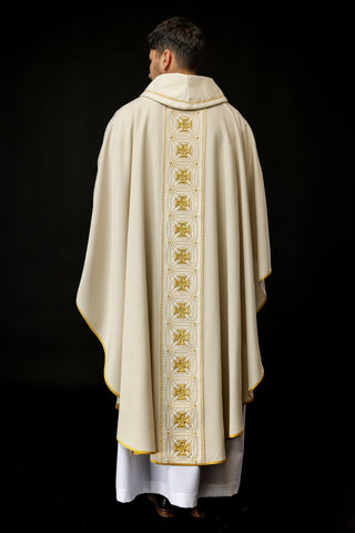 Liturgical chasuble with an embroidered band in ecru crosses and gold trim