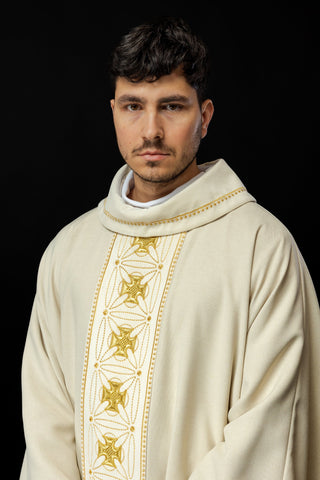 Liturgical chasuble with an embroidered band in ecru crosses and gold trim