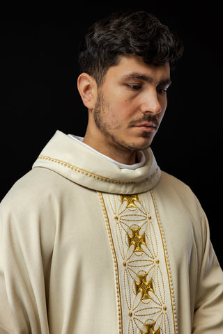 Liturgical chasuble with an embroidered band in ecru crosses and gold trim