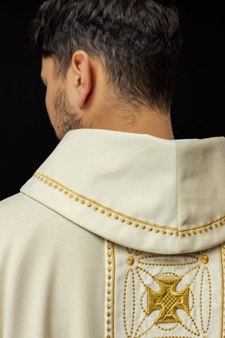 Liturgical chasuble with an embroidered band in ecru crosses and gold trim