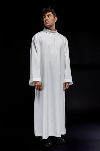 Smooth priestly alb with a classic collar and a shoulder zipper