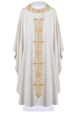 Shiny chasuble with richly decorated gold embroidery - LITURGICAL SHOP