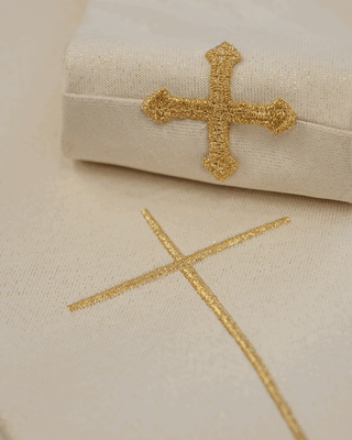 Shiny fabric chasuble inspired by rosary in ecru color - LITURGICAL SHOP