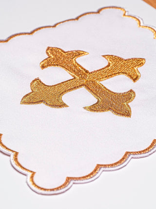 Set of chalice linens embroidered with a Gold Cross