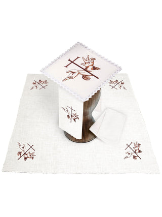 A complete set of chalice linens with Franciscan embroidery made of linen and cotton