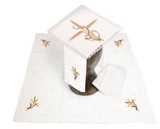 Linen chalice set with Eucharistic embroidery and a motif of golden crosses