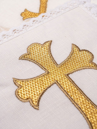 Linen chalice set with Eucharistic embroidery and gold crosses