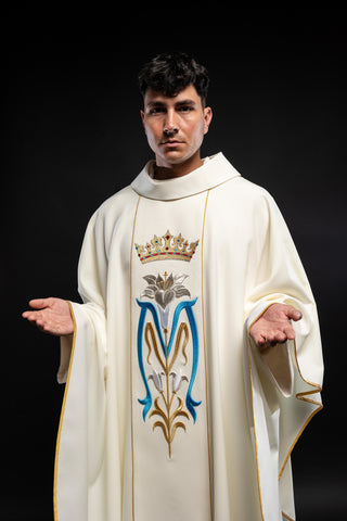 Marian liturgical chasuble embroidered with a crown in ecru color