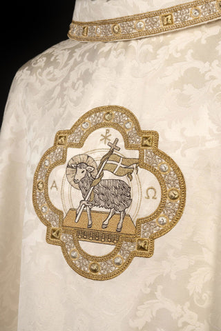 Easter Chasuble with Embroidery of the Lamb of God in Ecru Color