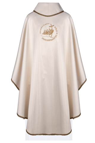 Chasuble with embroidery "Jubilee Rome 2025" on shimmering ecru fabric