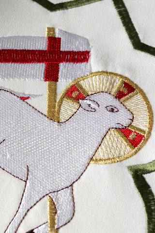 Ecru priest stole embroidered with Agnus Dei